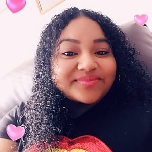 Meet your Posher, Cinthia